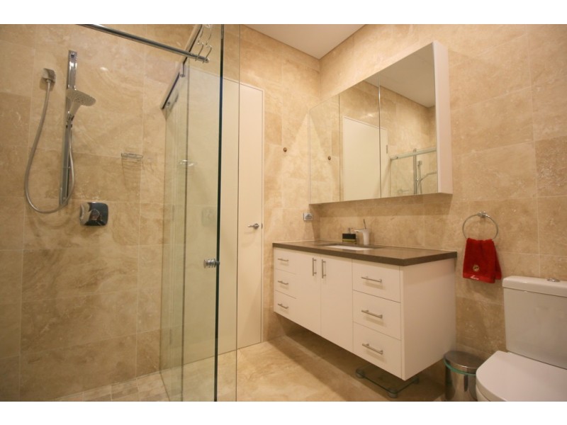 2 Charles St, Castlecrag NSW 2068