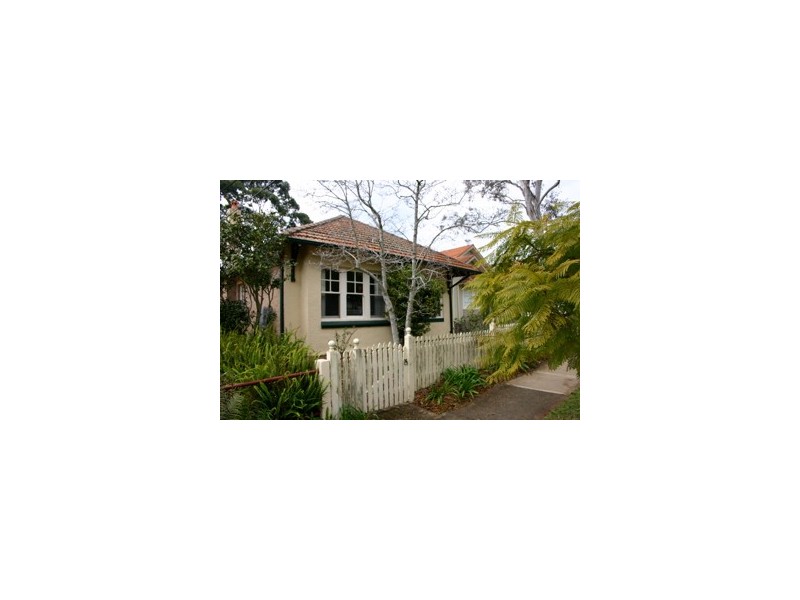 33 Fourth Avenue, Willoughby NSW 2068