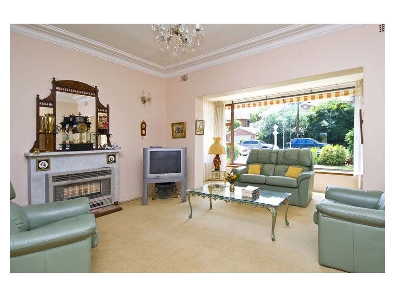 6 The Lee, Middle Cove NSW 2068