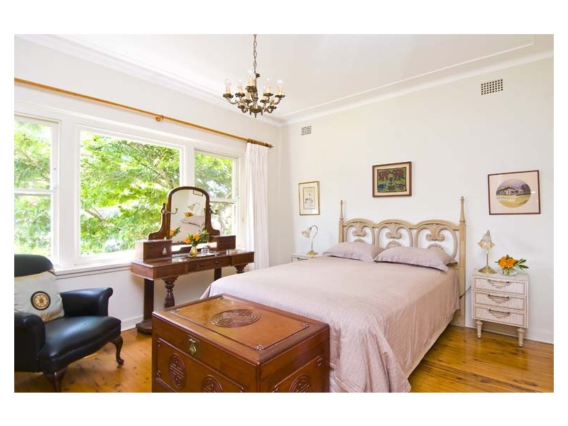 6 The Lee, Middle Cove NSW 2068