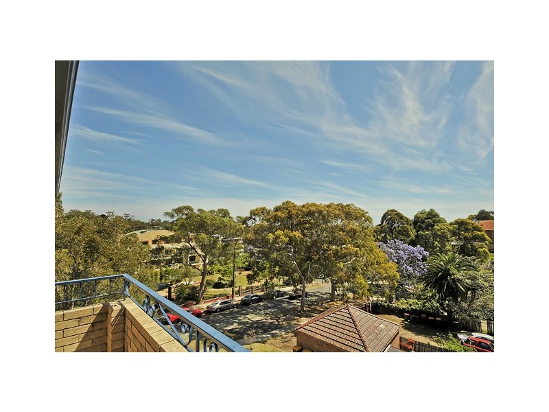 22/8 Centennial Avenue, Chatswood NSW 2067
