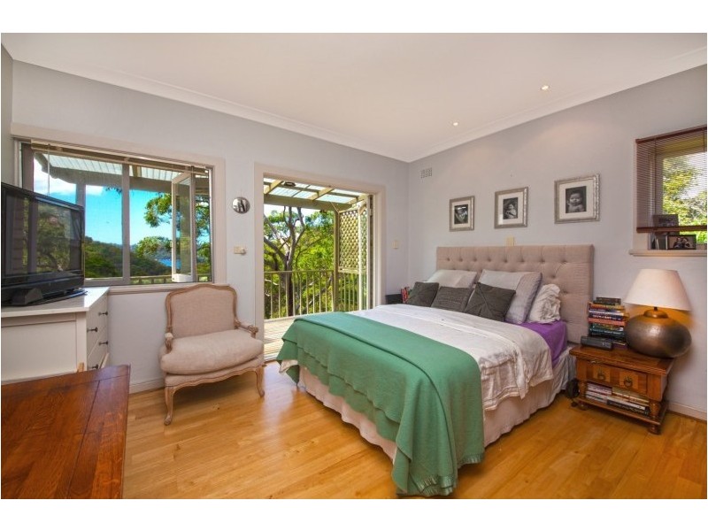 70 Sugarloaf Crescent, Castlecrag NSW 2068