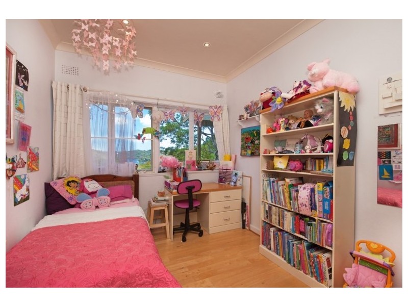70 Sugarloaf Crescent, Castlecrag NSW 2068