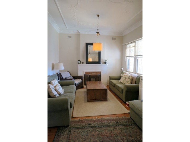 2 Hollywood Cres, Willoughby NSW 2068