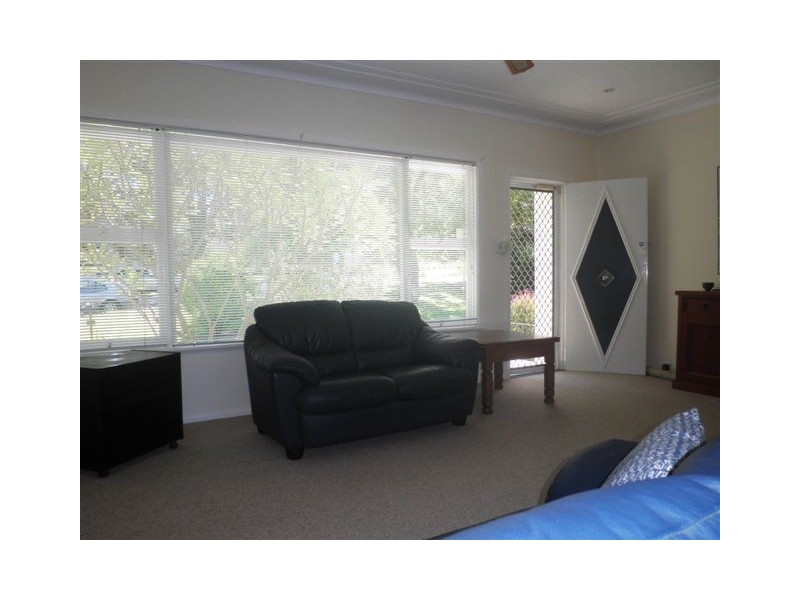 6 Woodside Grove, Forestville NSW 2087