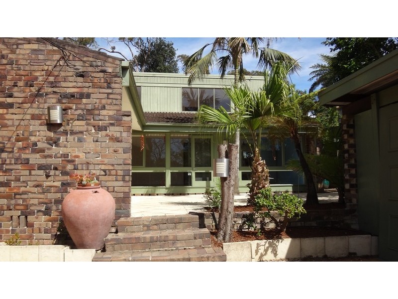 17 Athlone Cres, Killarney Heights NSW 2087
