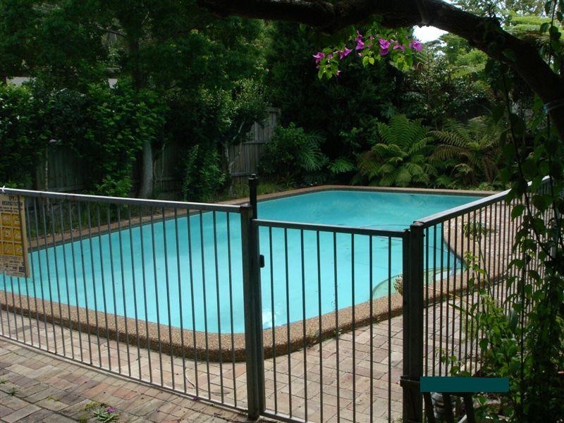 4 Leinster Ave, Killarney Heights NSW 2087