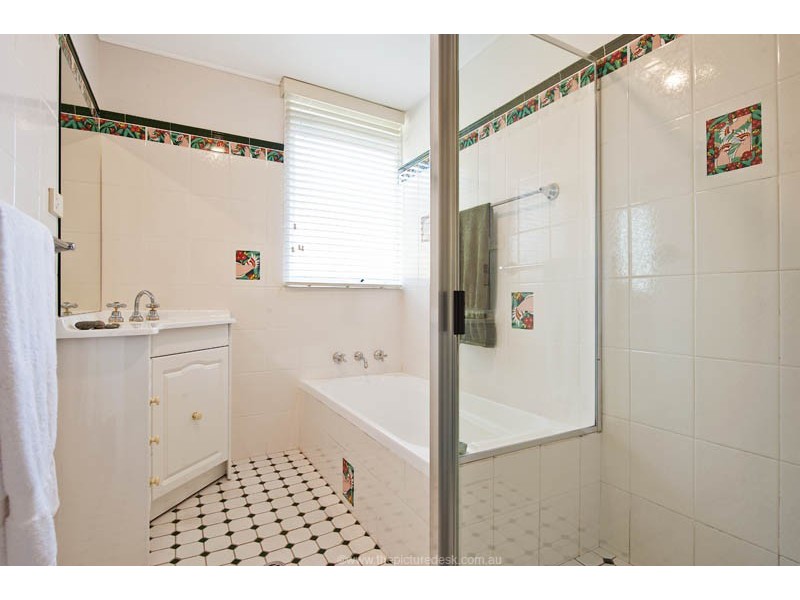 11 Bentley Avenue, Forestville NSW 2087