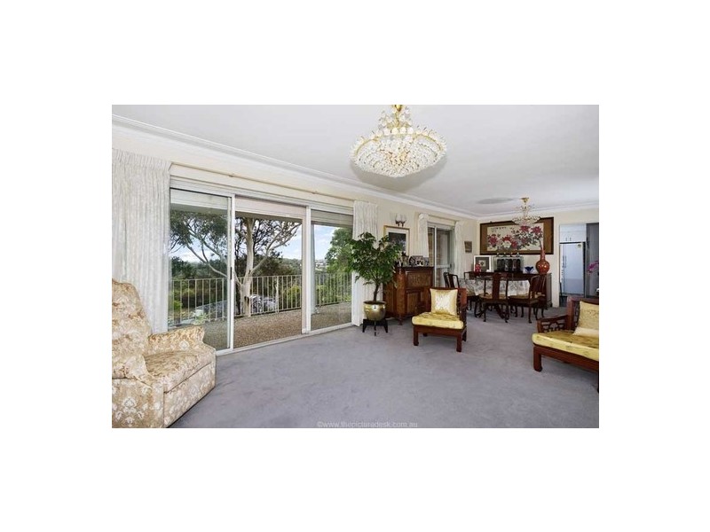 1 Roscommon Crescent, Killarney Heights NSW 2087
