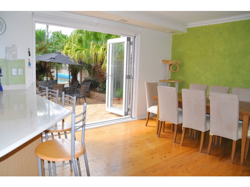 4 Knightsbridge Ave, Belrose NSW 2085