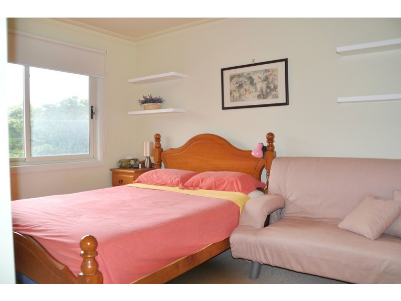 4 Knightsbridge Ave, Belrose NSW 2085