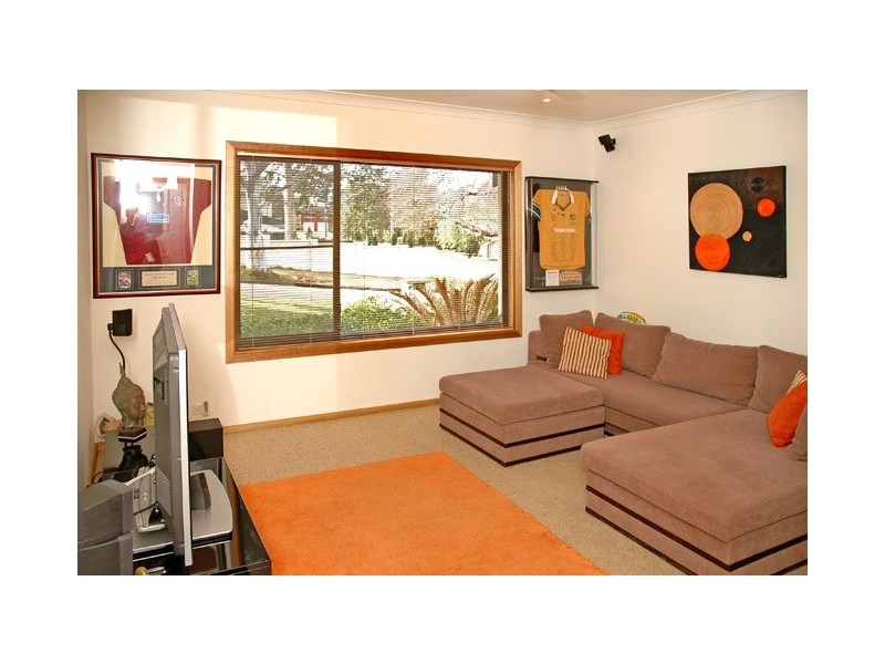 17 Glengariff Avenue, Killarney Heights NSW 2087