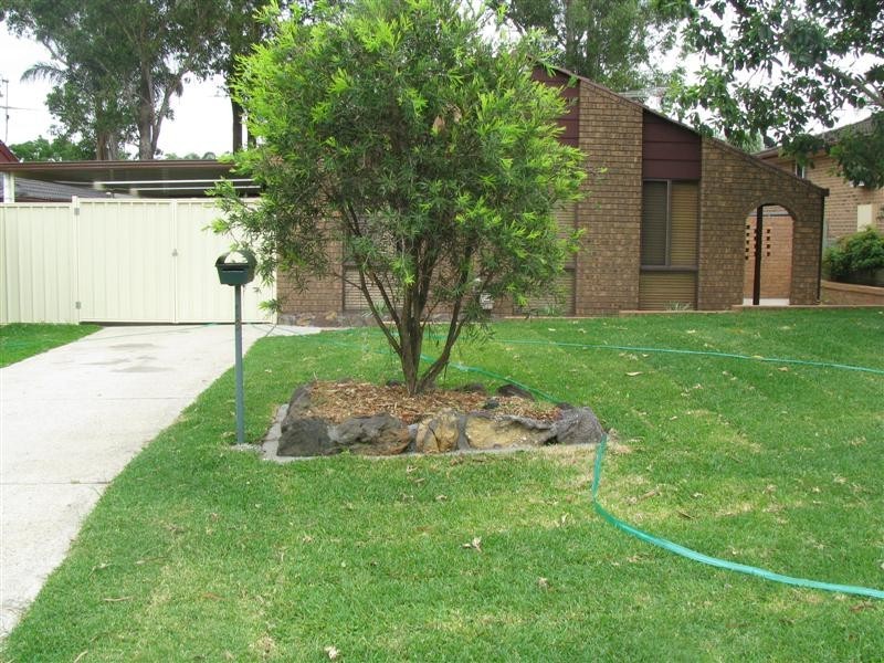 19 Snailham Crescent, South Windsor NSW 2756