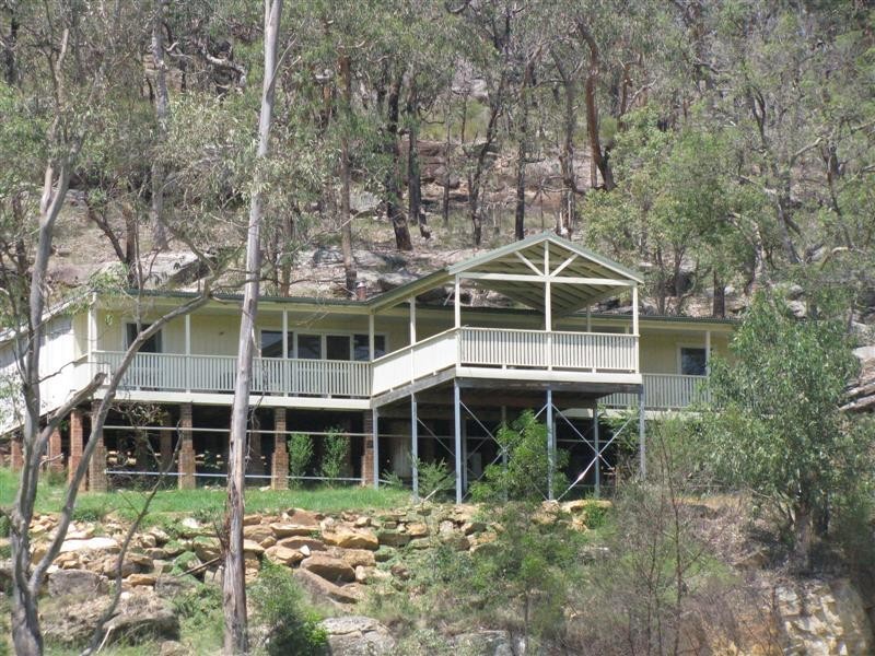 825 River Road, Lower Portland NSW 2756