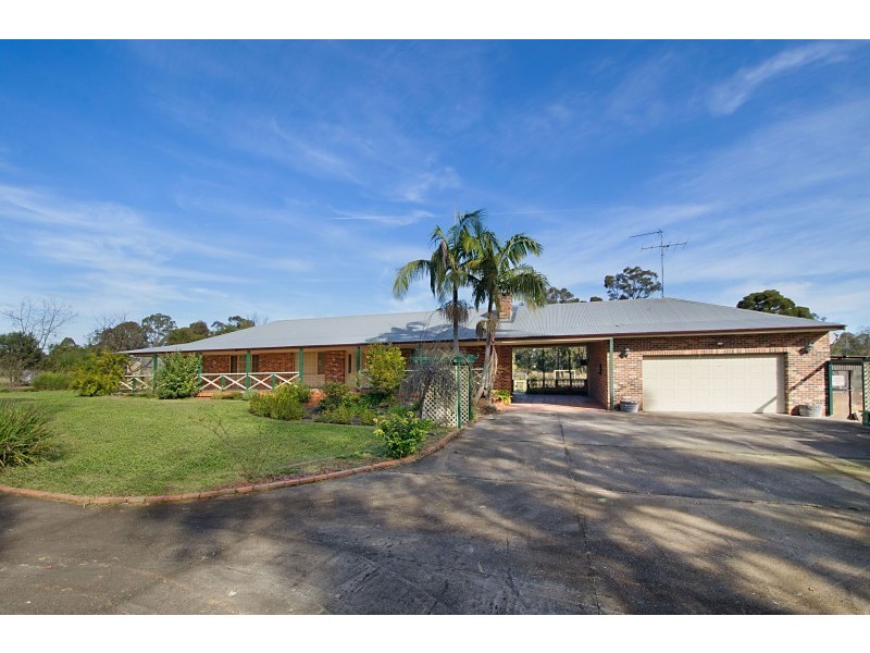 8 STAHLS ROAD, Oakville NSW 2765