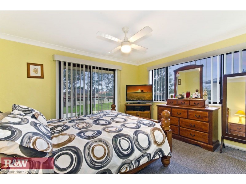 3 Crossley Avenue, Mcgraths Hill NSW 2756
