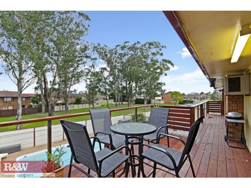 3 Crossley Avenue, Mcgraths Hill NSW 2756