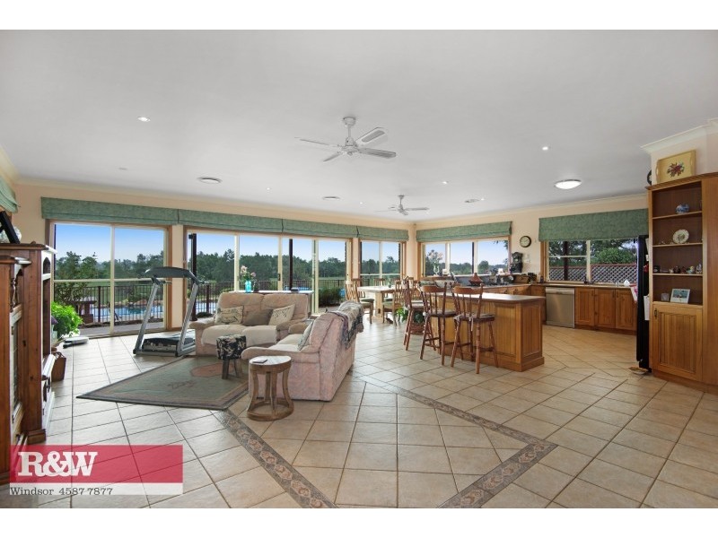 27 Winnifred Road, Mcgraths Hill NSW 2756