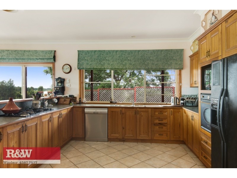 27 Winnifred Road, Mcgraths Hill NSW 2756