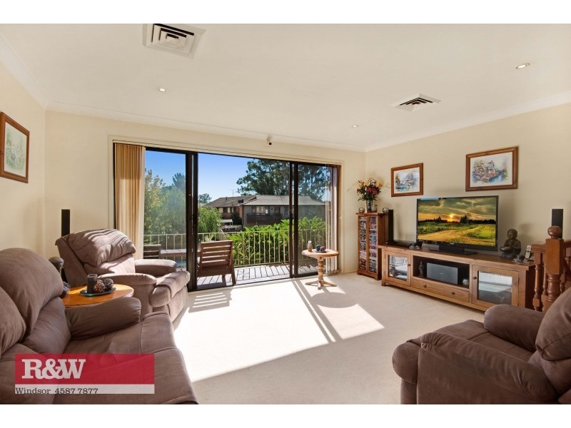 4 Crossley Avenue, Mcgraths Hill NSW 2756