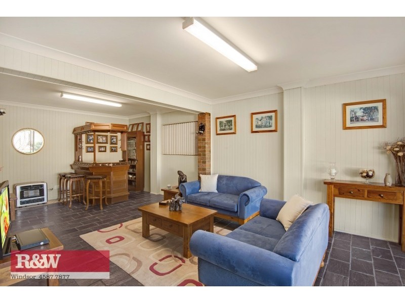 4 Crossley Avenue, Mcgraths Hill NSW 2756