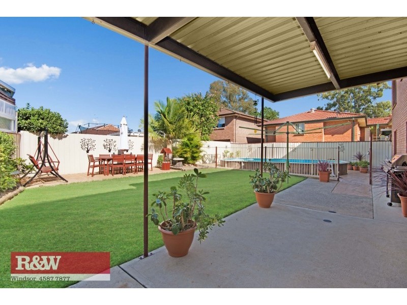 4 Crossley Avenue, Mcgraths Hill NSW 2756