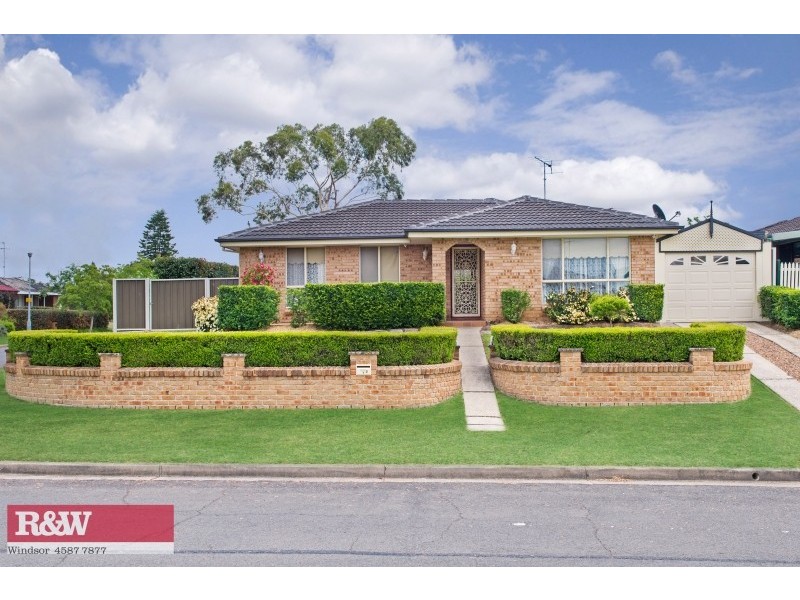 2 Smallwood Avenue, Mcgraths Hill NSW 2756
