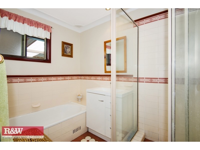 2 Smallwood Avenue, Mcgraths Hill NSW 2756