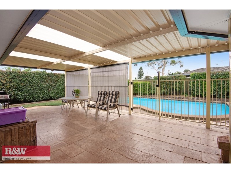 2 Smallwood Avenue, Mcgraths Hill NSW 2756