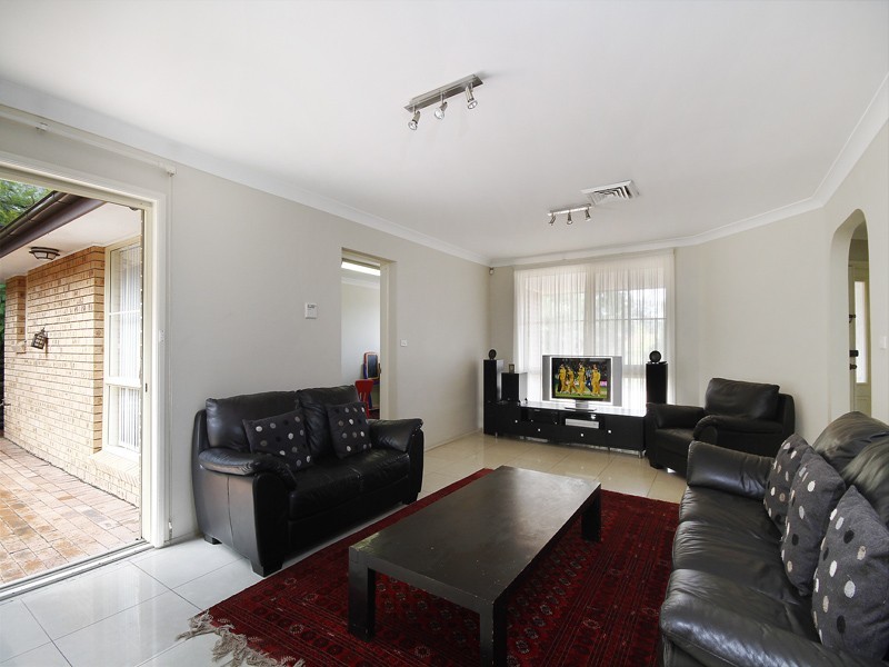 10 Tunbridge Pl, Cherrybrook NSW 2126