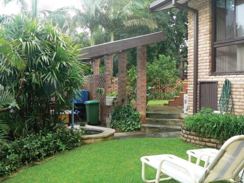 6 Craigend Avenue, Wyoming NSW 2250