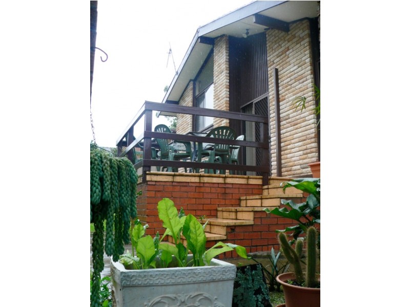 6 Craigend Avenue, Wyoming NSW 2250