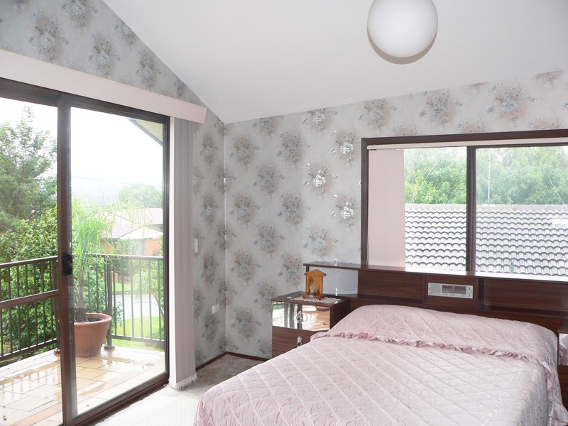 6 Craigend Avenue, Wyoming NSW 2250