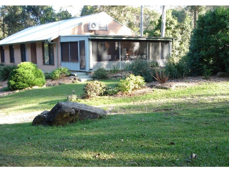 8 Berong Road, Kincumber NSW 2251