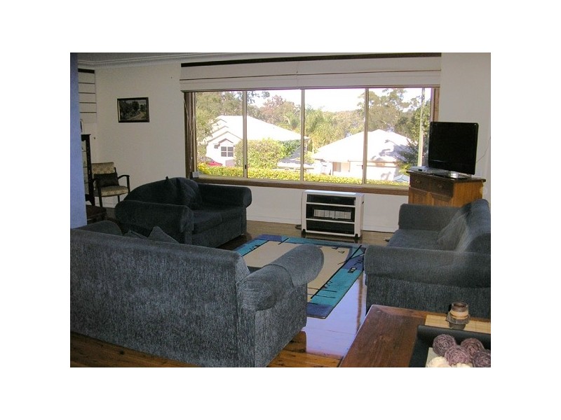 11 Lexington Parade, Green Point NSW 2251