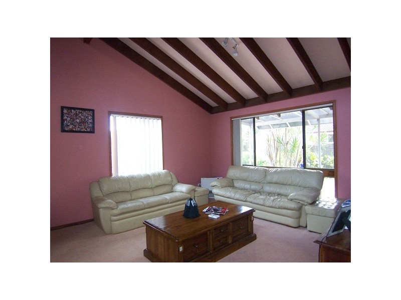 11 Yurara Close, Kincumber NSW 2251