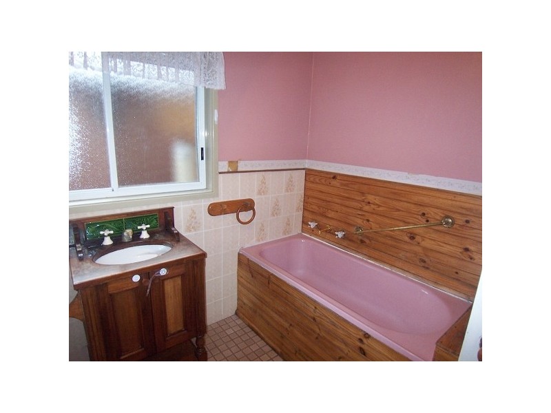 12 Water Street, Kincumber NSW 2251