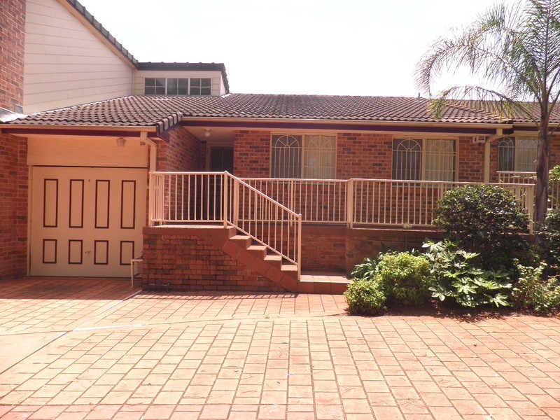 2/239 Marsden Rd, Carlingford NSW 2118