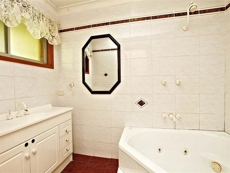 2 Washington Pl, Castle Hill NSW 2154