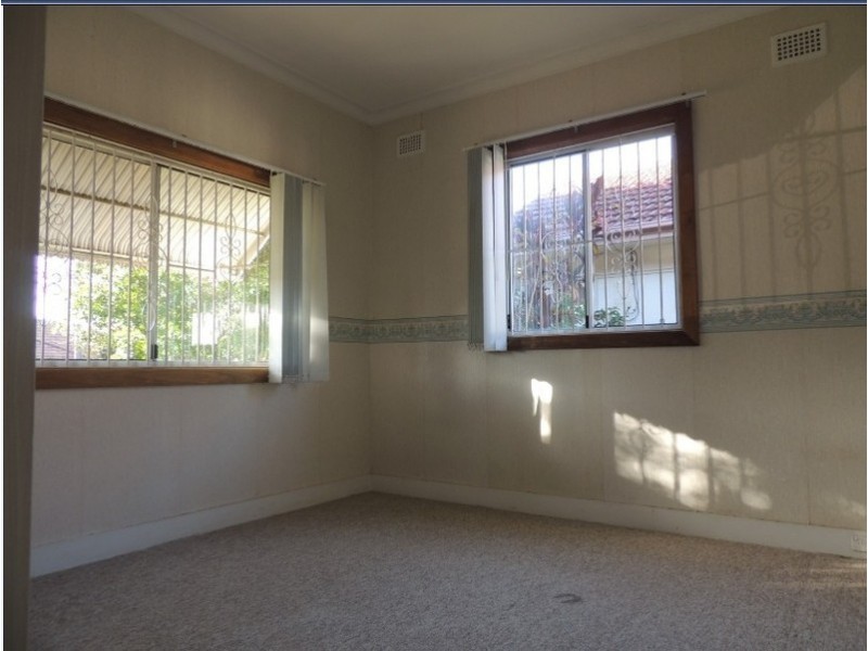 9 Boomerang St, Granville NSW 2142