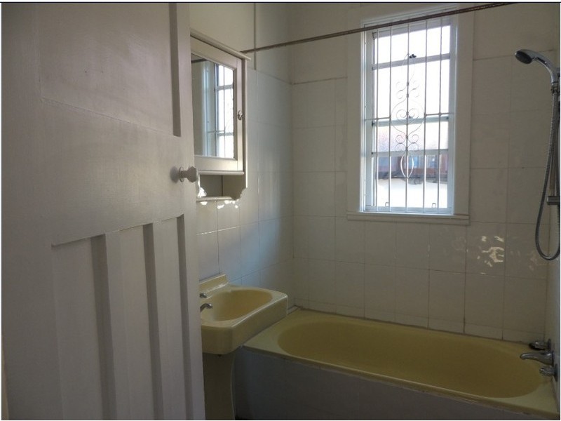 9 Boomerang St, Granville NSW 2142