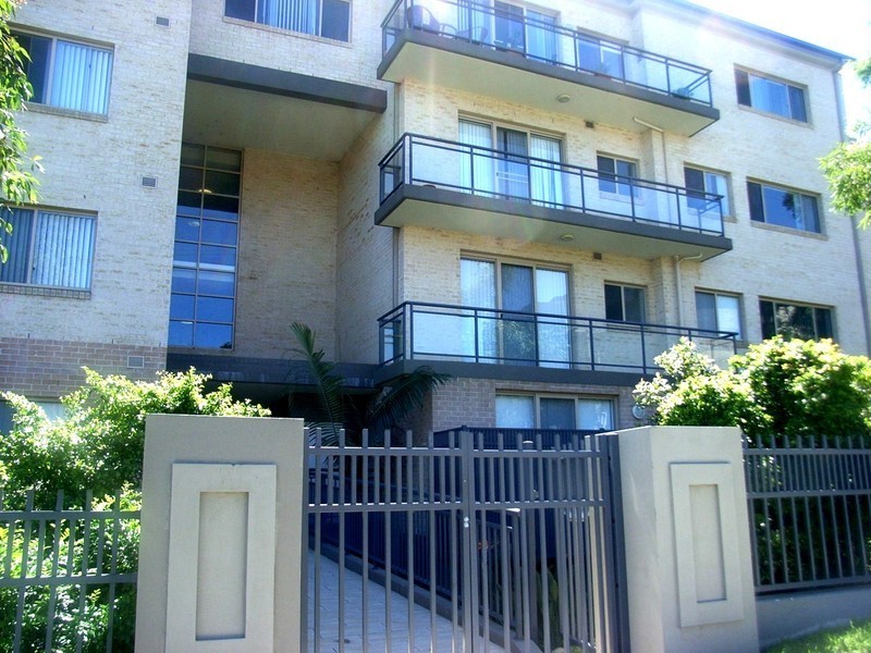 27/1 Young Road, Carlingford NSW 2118