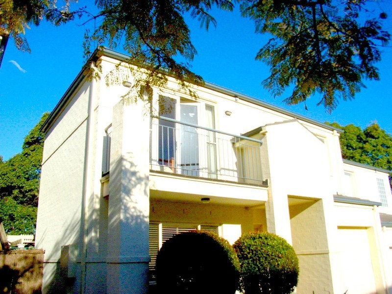 4 Brooklyn Cres, Carlingford NSW 2118