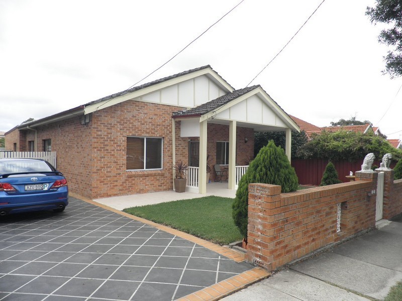 2 Berry Road, St Leonards NSW 2065