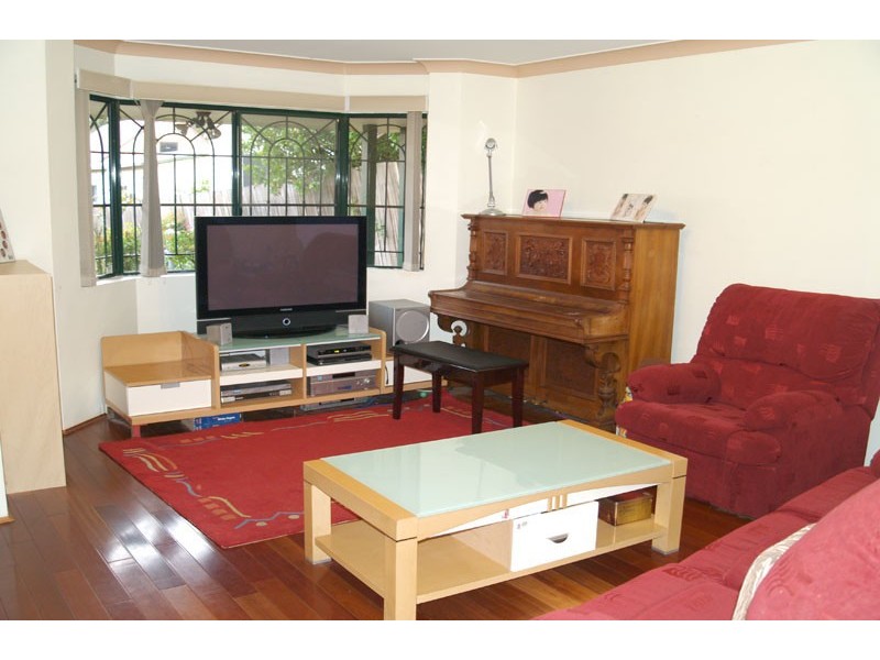 1/23A Banks St, Mays Hill NSW 2145