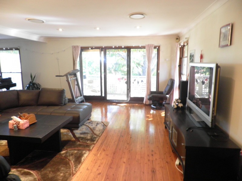 10 Pinetree Dr, Carlingford NSW 2118