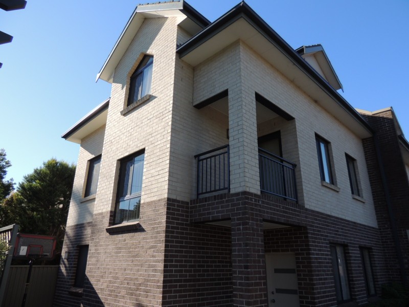 /8 Charles Street, Carlingford NSW 2118