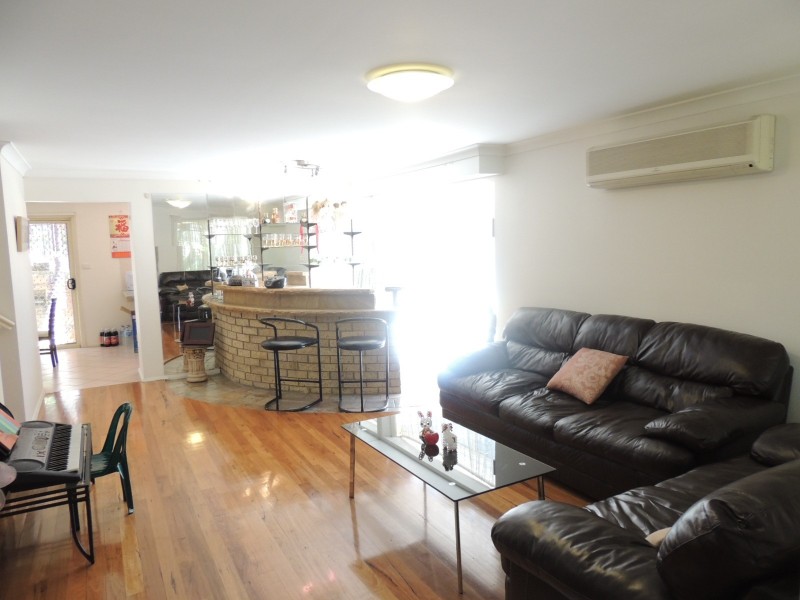 2/11 Larnook Close, Oatlands NSW 2117