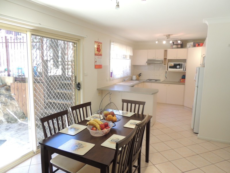 2/11 Larnook Close, Oatlands NSW 2117