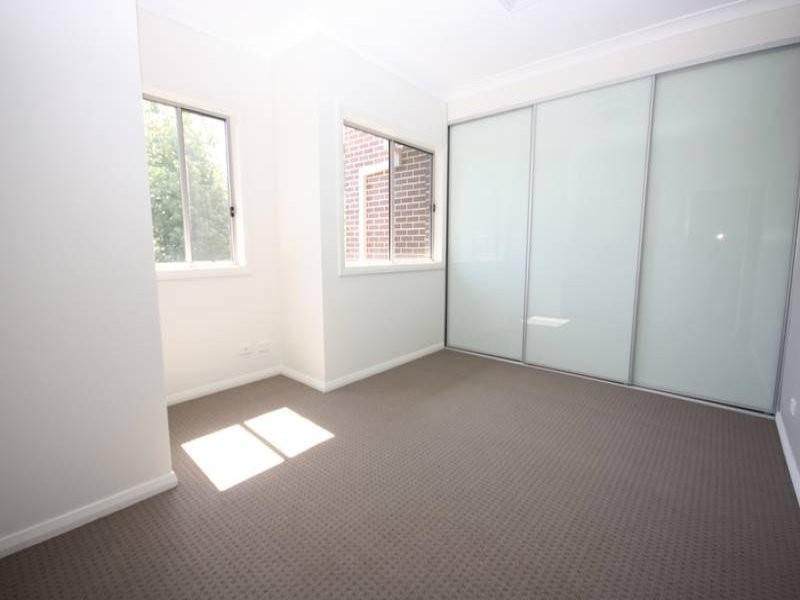 12/107 Adderton Rd, Telopea NSW 2117